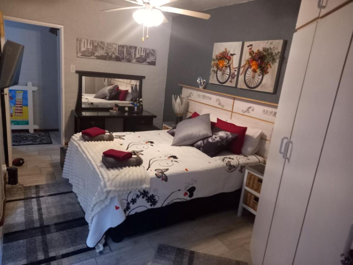 Chardonnay Holiday Apartment Jeffreys Bay Exteriör bild